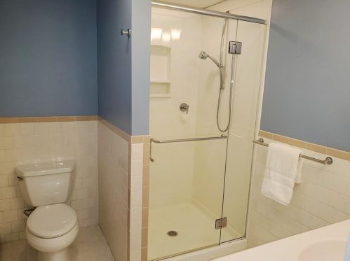 19 Ducarl Dr, Lincoln RI  02865-1320 exterior