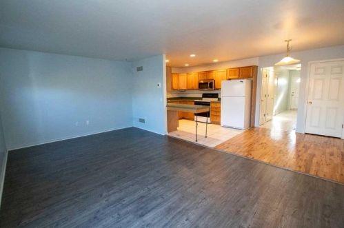 4185 Cheyenne Ct, Schnecksville, PA 18078-2651