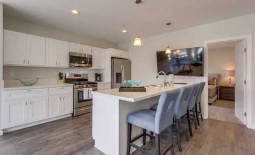 1261 Goshen St, San Diego CA 92110-1403 exterior