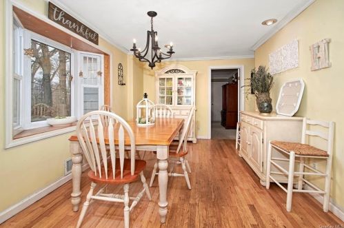 205 Haviland Ln, White Plains NY  10605-3020 exterior