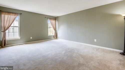 39 Houser Dr, Lovettsville VA  20180-8631 exterior