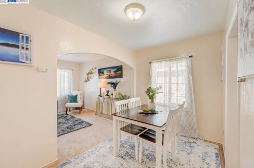 9326 Cherry St, Oakland CA  94603-1632 exterior