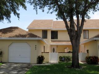 902 Maplewood Dr, West Palm Beach, FL 33415-1416