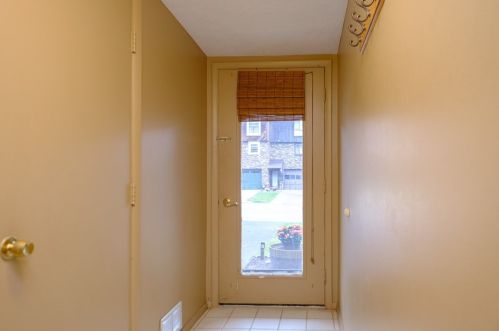 504 Bayberry Ln, Imperial, PA 15126-9661