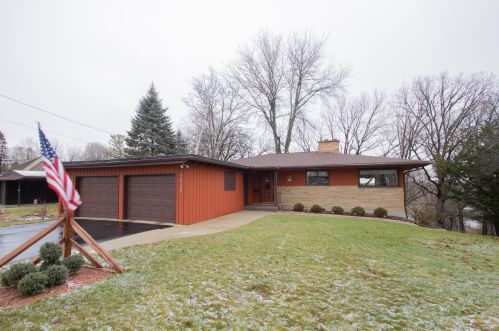 1015 Charles St, Watertown, WI 53094-5003