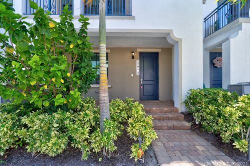 11713 13th Ct, Hollywood FL  33025-2560 exterior