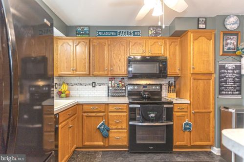 123 Maple Ave, Willow Grove PA  19090-2902 exterior