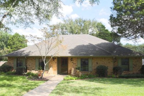 1105 Hillside Dr, Athens, TX 75751-3629