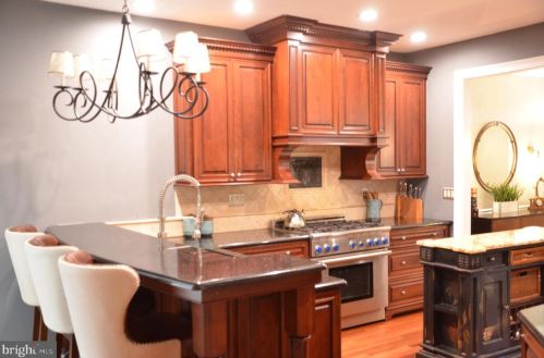 105 Pinecrest Ln, Lansdale, PA 19446-1466