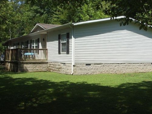 3973 Rockhouse Rd, Tomahawk, KY 41262-8972
