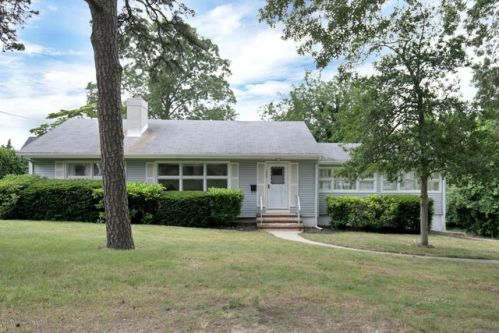 1009 Sunset Dr, Brielle, NJ 08730-1141