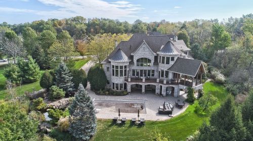 622 Versailles Dr, Valpo, IN 46383-6801