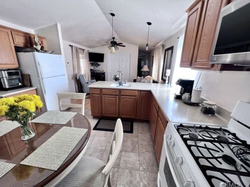 630 Maple Ave, Montebello, CA 90640-3179