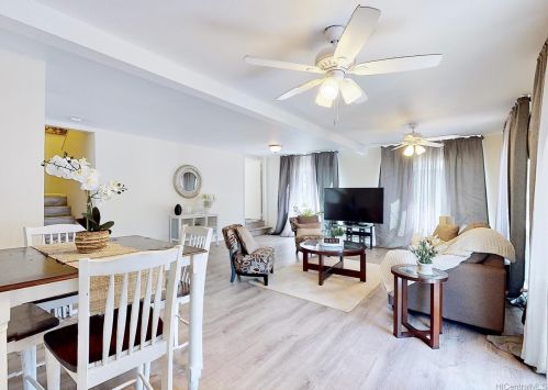 2570 Akepa St, Pearl City HI  96782-1072 exterior