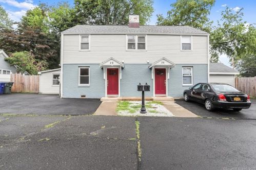 28 Alexander Dr, Bridgeport, CT 06606-4902