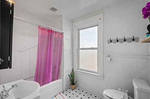 7706 Cannon St, Pittsburgh PA  15218-2109 exterior