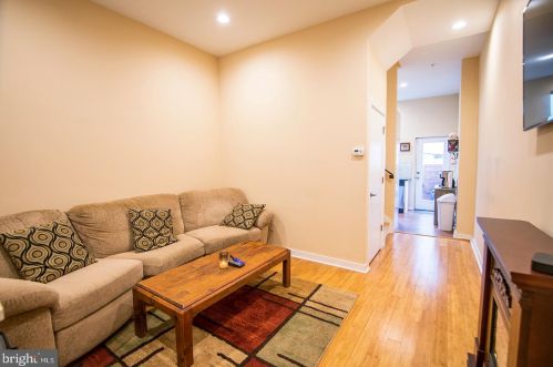 2209 League St, Philadelphia PA  19146-2525 exterior