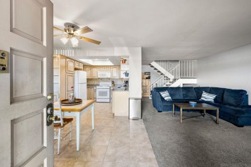 704 Silver Dr, Vista CA  92083-4243 exterior