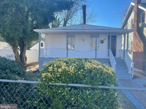 3305 E St, Washington, DC 20019-2223