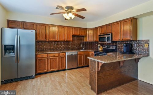 104 Vlg Grn Dr, Gilbertsville PA  19525-9500 exterior