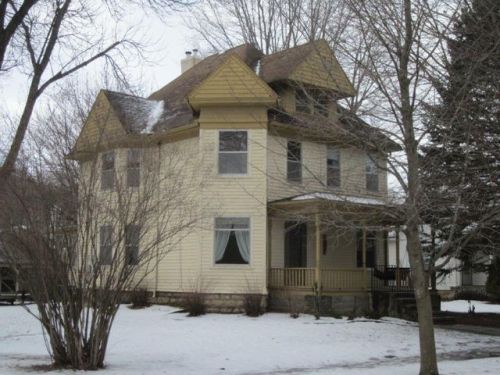 701 Main St, Elkader, IA 52043-9006