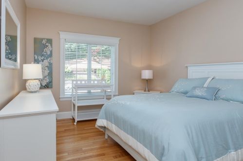 135 Hooker Farm Rd, Salem NH  03079-1815 exterior