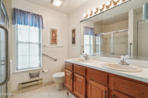 18 Baker Dr, Jackson Twp NJ 08527-3909 exterior