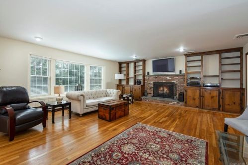 60 Bryant Pond Rd, Tompkins Corners NY  10579-2405 exterior