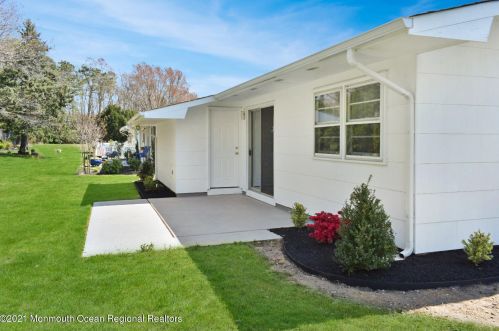 22 Phillips Rd, Bricktown NJ  08724-2441 exterior