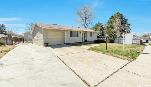 1064 Larkspur Dr, Sandy, UT 84094-4712