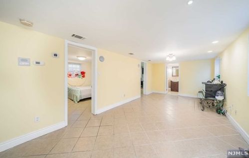 214 Columbus Pl, Cliffside Park NJ  07010-1006 exterior