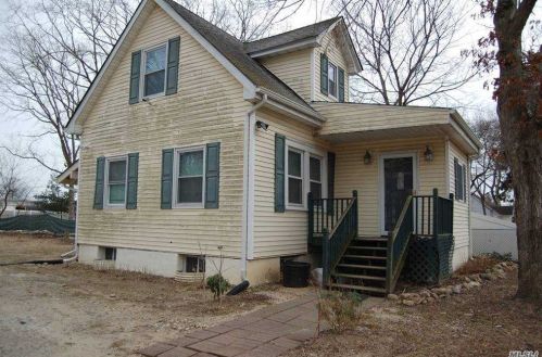 1783 Heckscher Ave, Bayshore, NY 11706-1524