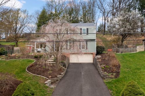 209 Edgewood Dr, Canonsburg, PA 15317-3343