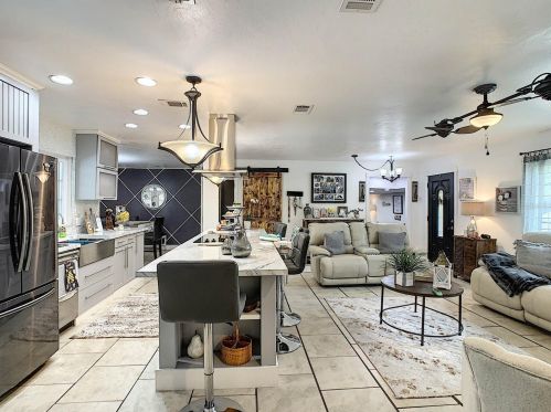 2425 Franklin Dr, Kissimmee FL 34744-2725 exterior