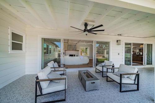 4350 Highland Dr, Carlsbad CA  92008-4225 exterior