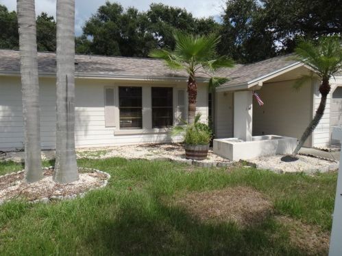 915 Harbor Cir, Palm Harbor, FL 34683-4730