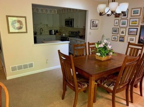 601 Forest Ridge Dr, Pittsburgh PA  15221-4042 exterior