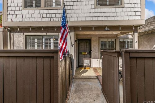 4805 Fieldbrook Ln, Cypress, CA 90630-2615