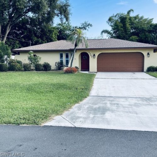 1207 15th Ter, Cape Coral, FL 33909-1488