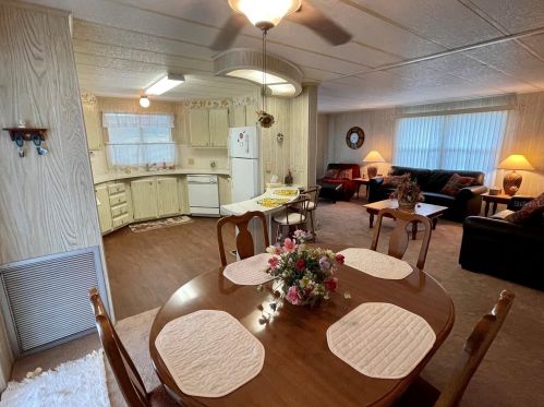 34202 Canal Dr, Pinellas Park FL  exterior