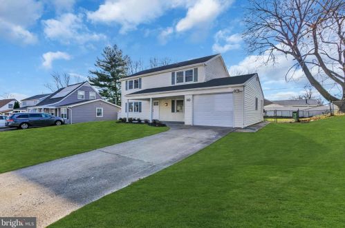10 Hornblende Ln, Willingboro, NJ 08046-1730