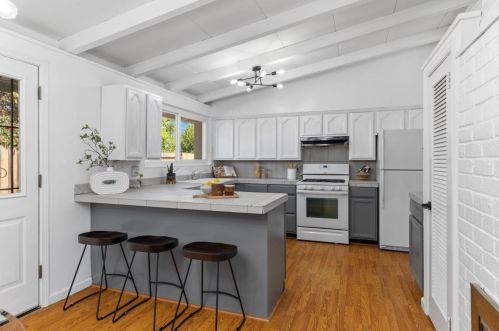 1210 Pecos Way, Sunnyvale CA  94089-2325 exterior