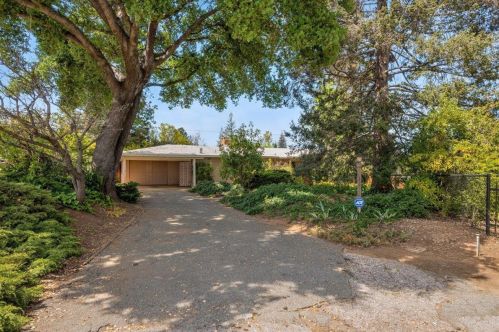 1850 Capistrano Way, Los Altos, CA 94024-6702