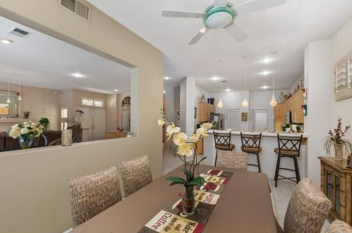 122 Kavenish Dr, Rancho Mirage CA  92270-3244 exterior