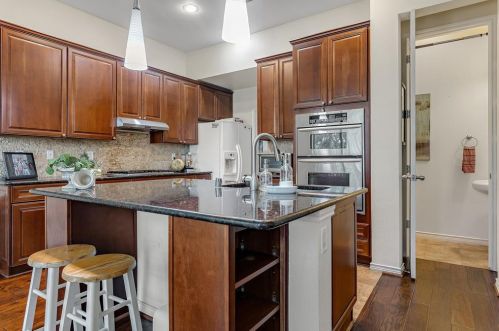 1224 Lake Pointe Way, Richardson TX  75080-8409 exterior