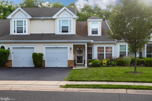14 Kingston Blvd, Trenton, NJ 08690-3200
