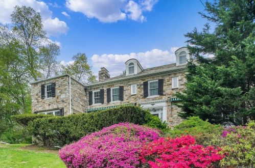 101 Hillair Cir, White Plains, NY 10605-4505