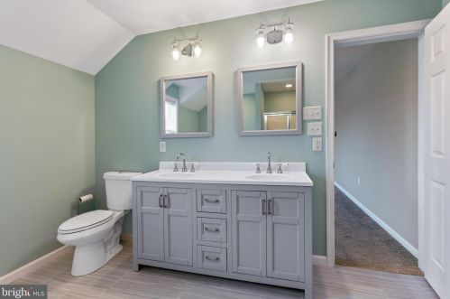 60 Silver Birch Dr, Lancaster PA  17602-7014 exterior