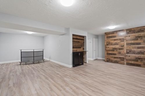 801 Chelsea Dr, Imperial PA  15126-9298 exterior