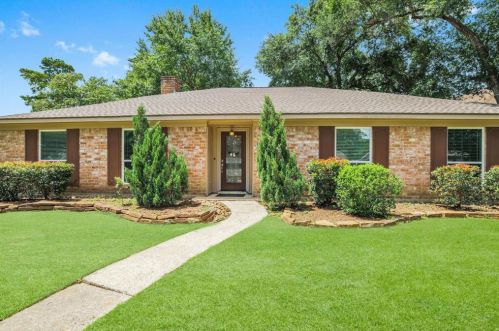 27201 Paula Ln, Conroe TX  77385-9053 exterior